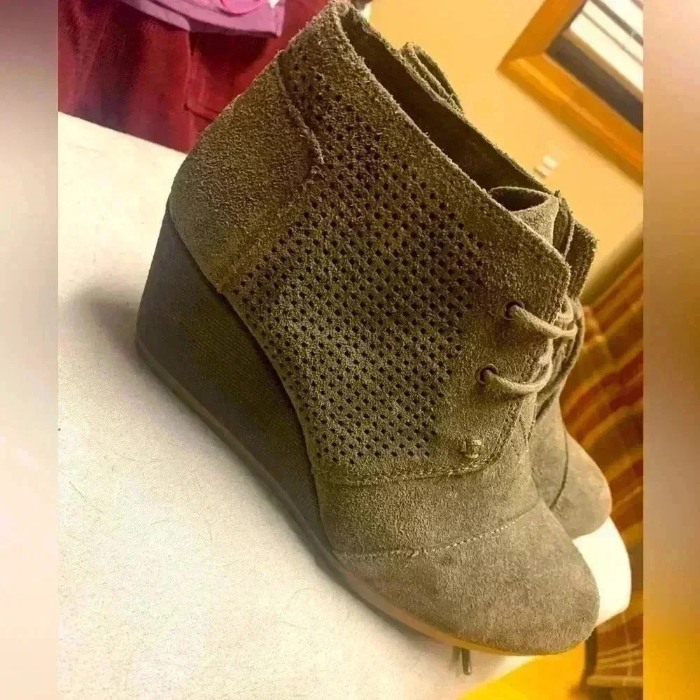Tom’s Ankle Boots